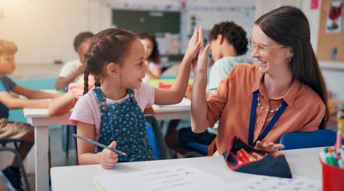 Cum învață copiii din Islanda să și „antreneze” creierul pentru atenție și ce lecții pot învăța părinții și școlile din România pentru a sprijini concentrarea copiilor acasă și la școală