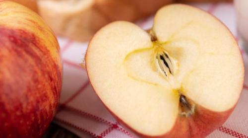 Cum te ajută merele să ștergi ridurile: 4 efecte uimitoare pentru piele