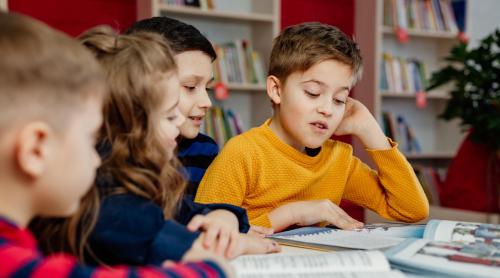 Exercițiul care ajută copiii să citească și să înțeleagă ceea ce citesc. Oana Moraru: „E vital în clasa I! Învățătoarele ratează aceste etape”