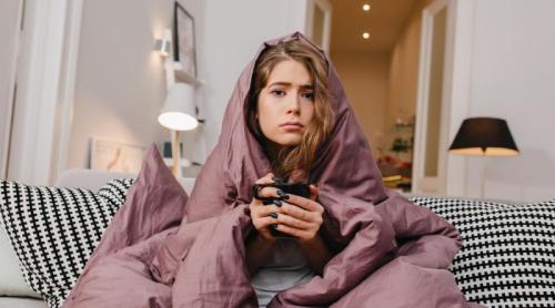 Îți e frig tot timpul? 6 cauze și semnele care nu trebuie ignorate