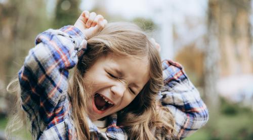 Modurile prin care părinții mileniali își învață copiii să NU îi respecte. Expert parenting: „Le pun viitorul în pericol”