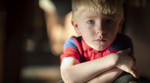 O mamă recunoaște că parentingul „blând” a fost o mare greșeală. „Am crescut copii anxioși, cu pretenții și care vor să mulțumească pe toată lumea”