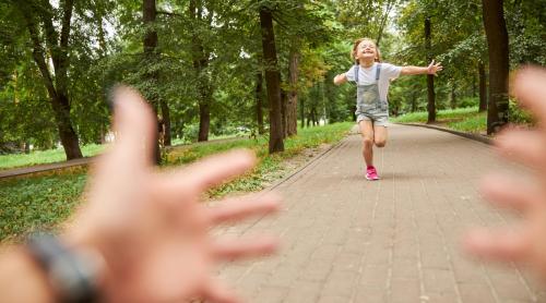 Obiceiul zilnic care îți face copilul mai inteligent, mai fericit și mai sigur pe sine! NU costă nimic, durează 15 minute și are efecte dovedite asupra creierului