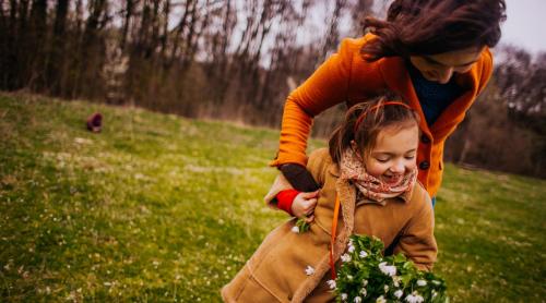 Parenting blând vs. parenting permisiv: Avertismentul unui expert despre zona periculoasă în care ajung părinții de azi și consecințele pe termen lung pentru copii