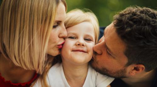 Părinții mileniali, acuzați că alimentează criza comportamentală din școli. „Copiii nu mai aud suficient de des cuvântul ‘nu’”