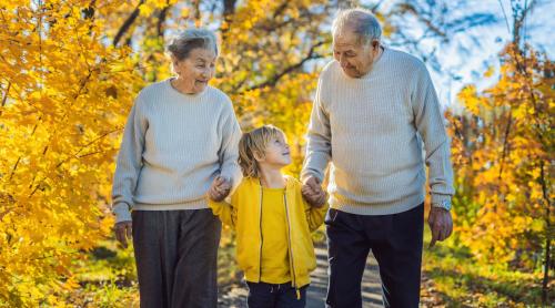 Părinții și bunicii de succes știu ce greșeli să evite pentru ca nepoții și copiii să vină mereu cu drag la ei. Lecții învățate de generația Boomer după decenii
