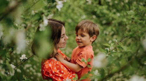 Prioritatea nr. 1 pentru a crește copii cu inteligență emoțională. Expert parenting: „Oprește te din a te concentra pe comportamentul lor”