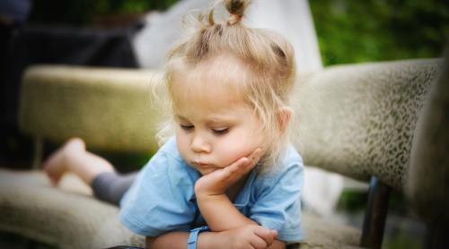 Stilul de parenting nr. 1 pentru a crește copii inteligenți într o lume obsedată de tehnologie, conform unui expert în psihologie: „Le oferă cele mai bune șanse să devină oameni independenți!”