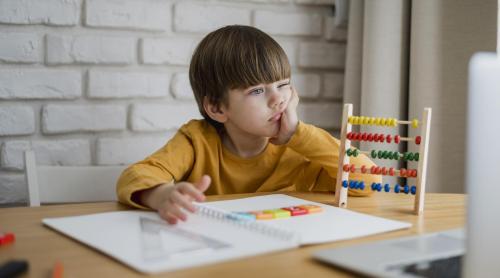 Trucuri pe care copiii de azi nu le învață la școală, dar le ar economisi mult timp