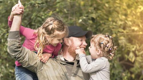 Un profesor Harvard spune care e singura lecție pe care părinții trebuie să o predea copiilor lor