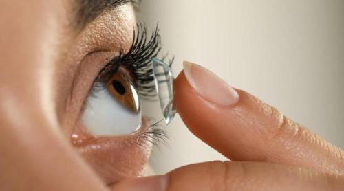 Adevărul despre lentilele de contact: sunt sigure pentru ochi sau prezintă riscuri pe termen lung?