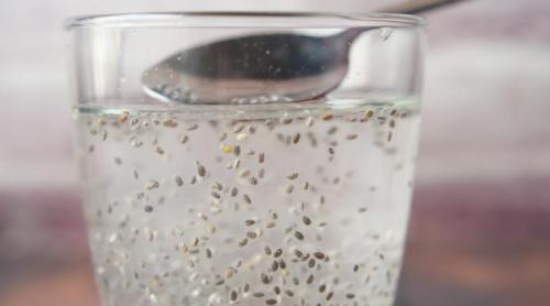 Băutura minune cu oțet și chia pe stomacul gol. Lygia Alexandrescu avertizează: Împreună produc variații de tensiune