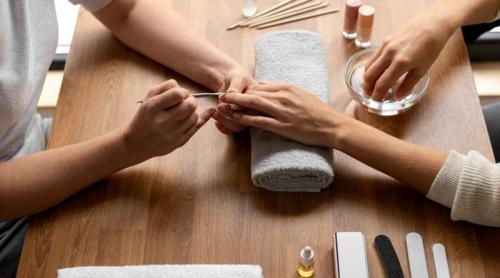 Ce se întâmplă dacă nu mergi la manichiură?