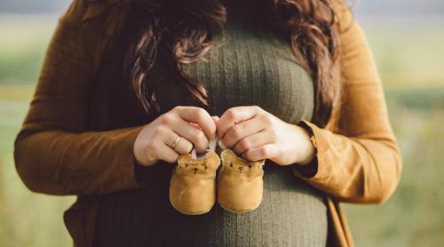 Cel mai bun sfat pentru o viitoare mamă. „Una este ce crezi despre tine că devii când ajungi să fii părinte și alta este ceea ce iese din tine în momentul respectiv”