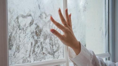 Cum să scapi rapid de condensul de pe ferestre