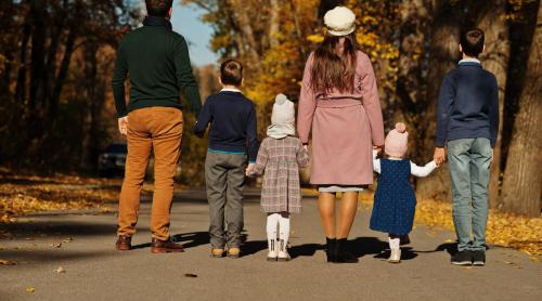 Doi părinți au renunțat la locurile de muncă, și au retras copiii de la școală și au decis să călătorească în jurul lumii: „Știm că este un risc uriaș!”