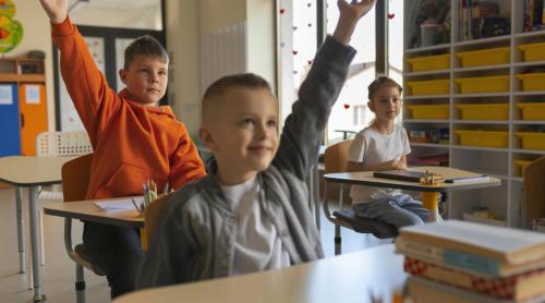 Elevii născuți în ianuarie au mai multe șanse de succes, conform acestui studiu bazat pe testările PISA