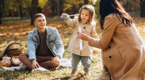 Expert: „Am intervievat 70 de părinți care au crescut adulți de mare succes. Iată primele 4 regrete ale lor”