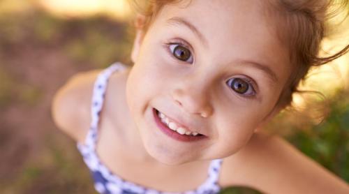 Expresia „magică” nr. 1 care îi ajută pe copii să și dezvolte cu adevărat inteligența emoțională, conform unui expert în parenting