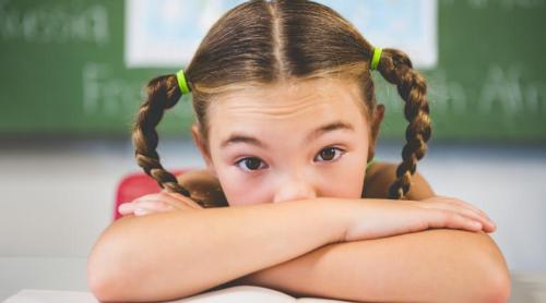 „Foarte mulți părinți refuză să accepte de la început că într adevăr copilul are o problemă!” Avertismentul unei învățătoare psiholog