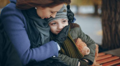 „Ianuarie este adesea trăită de mame ca un fel de examen de viață. Se pare că, dacă nu începi bine, deja ai eșuat”, spune un psiholog