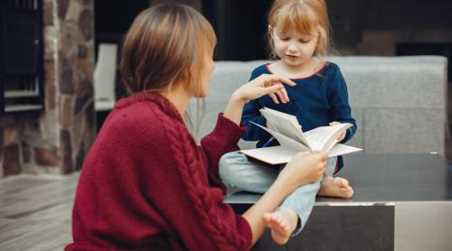 Întrebarea care te poate alerta că ceva nu este în regulă cu copilul tău, înainte de a fi prea târziu. Experți: „Trebuie să i o adresezi zilnic”