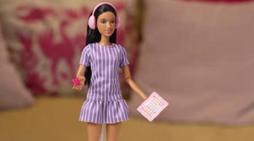 Noua păpușă Barbie educă copiii despre autism și acceptare