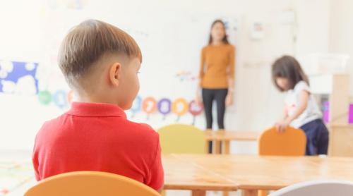 „Nu poți să îi ții pe copii concentrați 40 de minute, cât durează ora. Nu dau randament”, avertizează Elvira Deatcu