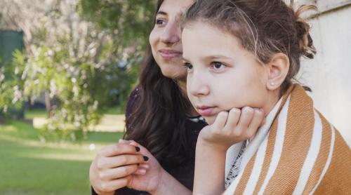 „Părinții să facă aceste trei schimbări de limbaj pentru un comportament mai bun al copiilor”, recomandă un specialist în educația timpurie