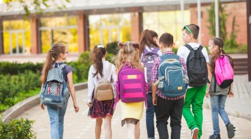 Prof. Claudia Chiru, despre școlile din Miami: „Profesorii se roagă cu elevii și părinții împreună, la capelă. Au grijă, le pasă”