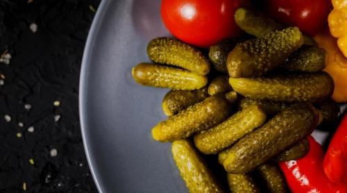 Secretele murăturilor: ce pierzi când le consumi în locul legumelor proaspete