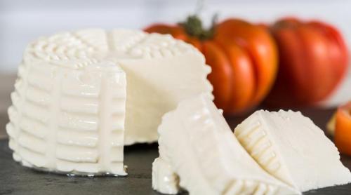 Virusul care se ascunde în brânză