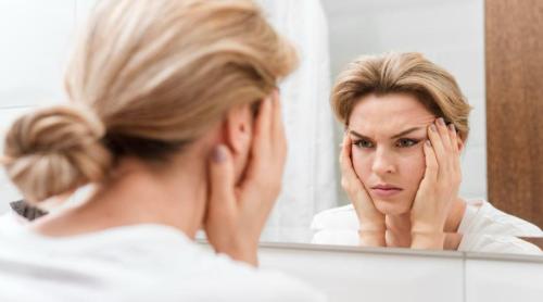 7 metode naturale pentru a reduce umflarea feței