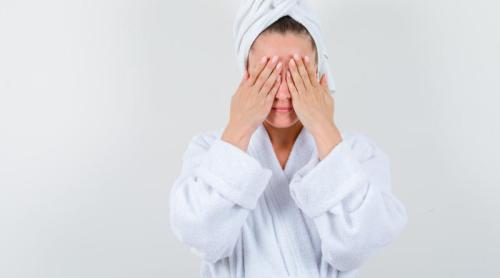 Cu ce trebuie să te ștergi la ochi. Dr. Monica Pop, avertisment