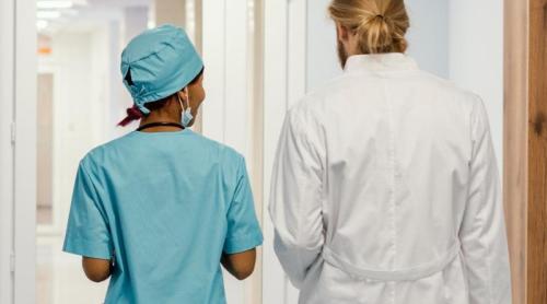 Cum rămân medicii acasă? Dezbaterea între "datoria față de stat" și calitatea vieții profesionale