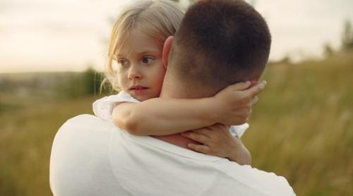 Părinții care cresc copii cu adevărat echilibrați tind să le spună des aceste 8 lucruri