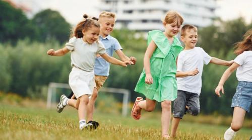 Studiu îngrijorător: Doar unul din doi elevi de clasa a VI a poate alerga cel puțin cinci minute