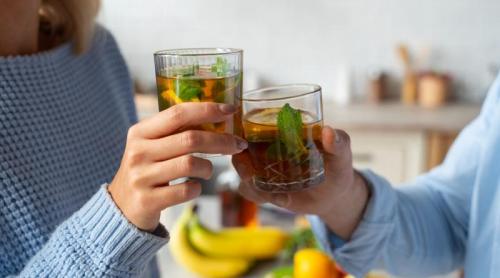 15 băuturi care susțin sănătatea creierului. Ce aleg mulți pentru concentrare, memorie și energie mentală