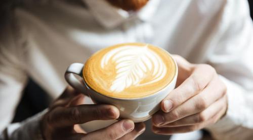 Cappuccino, latte sau macchiato? Care este diferența reală dintre cele 3 băuturi populare