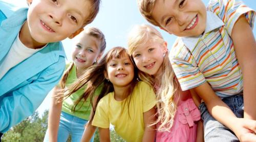 Cei mai buni părinți își învață copiii aceste 5 adevăruri despre prietenie, înainte de prima dezamăgire