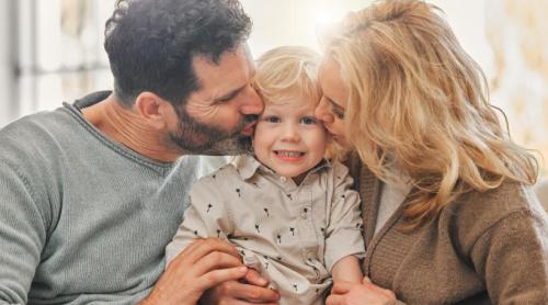 Copiii care cresc într o familie echilibrată învață 9 valori pe care azi mulți le subestimează