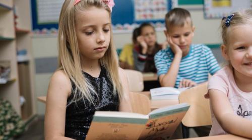 Copilul tău este cel mai bun din clasă? Iată cele două afirmații pe care să nu i le spui, potrivit unei psiholoage