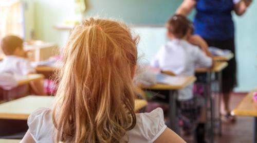 Cum ajunge școala să fie parte din sănătatea mintală a copilului, nu doar din catalog