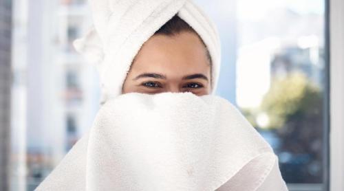 De ce nu ar trebui să refolosești un prosop ud