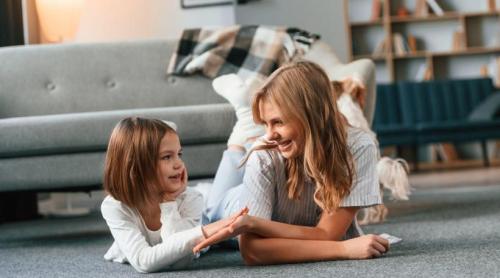 Greșeala pe care o fac 90% dintre părinți. „Narcisismul apare de la laudele părinților, nu de lipsa afecțiunii parentale”