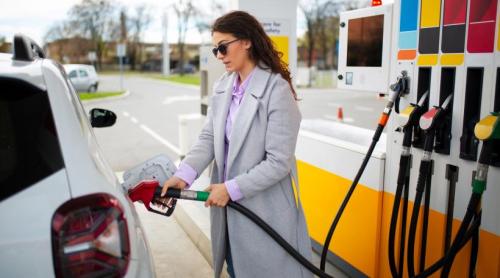 Haos la pompă: prețurile cresc zilnic, Guvernul amână decizia. Motorina spre 11 lei