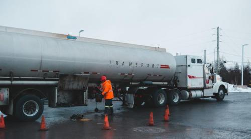 Reguli noi pentru firmele care importă și distribuie carburanți