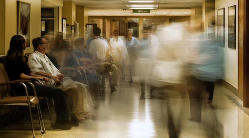 Supraaglomerare în spitalele de psihiatrie. Dr. Lucian Paziuc: Ca un pacient să meargă la baie trebuie să treacă peste toate paturile