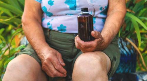 Uleiuri esențiale pentru hemoroizi: reduc inflamația și calmează disconfortul