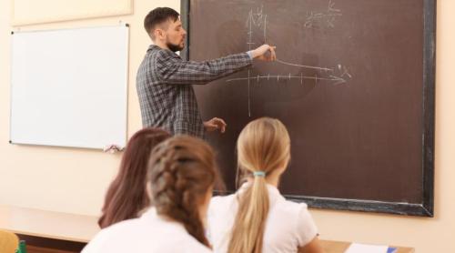 Un profesor dezvăluie cele mai dure mesaje primite de la părinți: „Unii îmi pun la îndoială munca” 